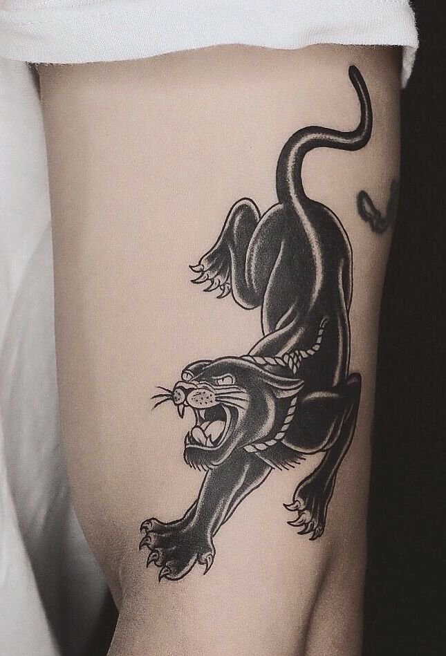 Tatuaje Blackwork de pantera.