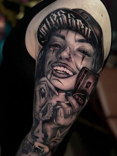 Tatuaje Chicano de retrato realizado en Black and Grey.
